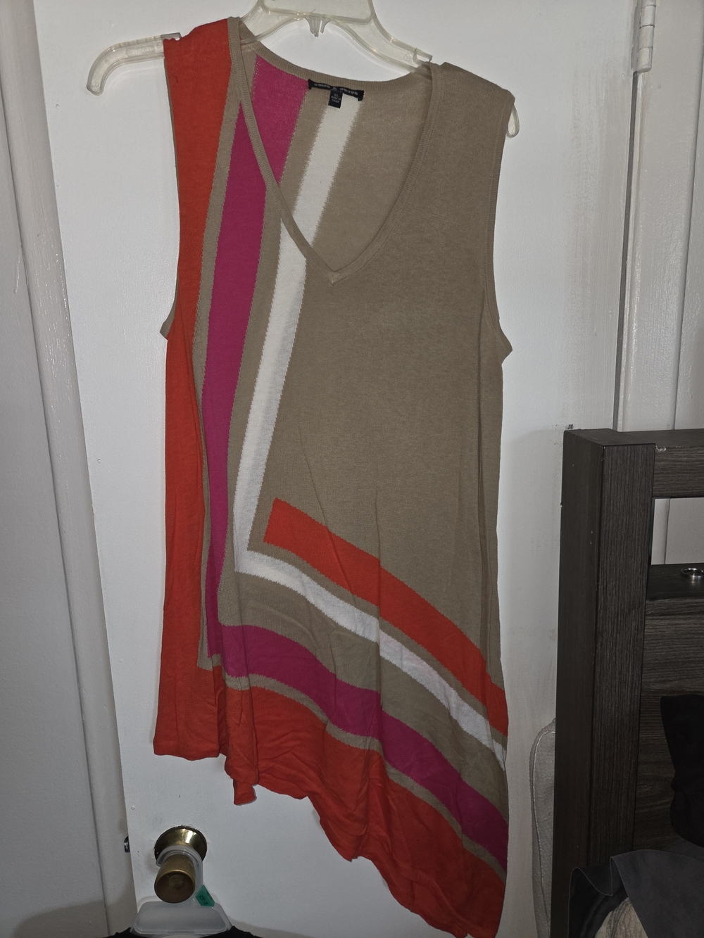 Cable & Gauge Taupe V-Neck Top with Pink & White Panels